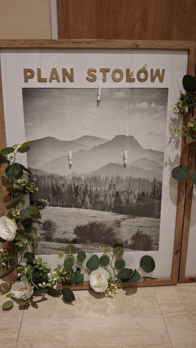 Tablica powitalna witajcie w naszej bajce plan stołów