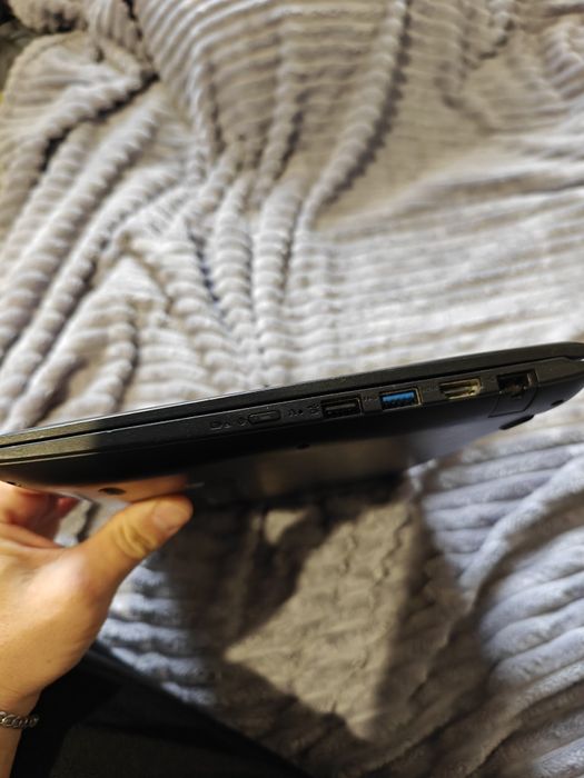 Ноутбук Lenovo yoga 300