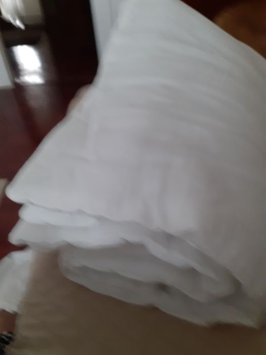 Edredom NOVO para cama de bebé/criança.