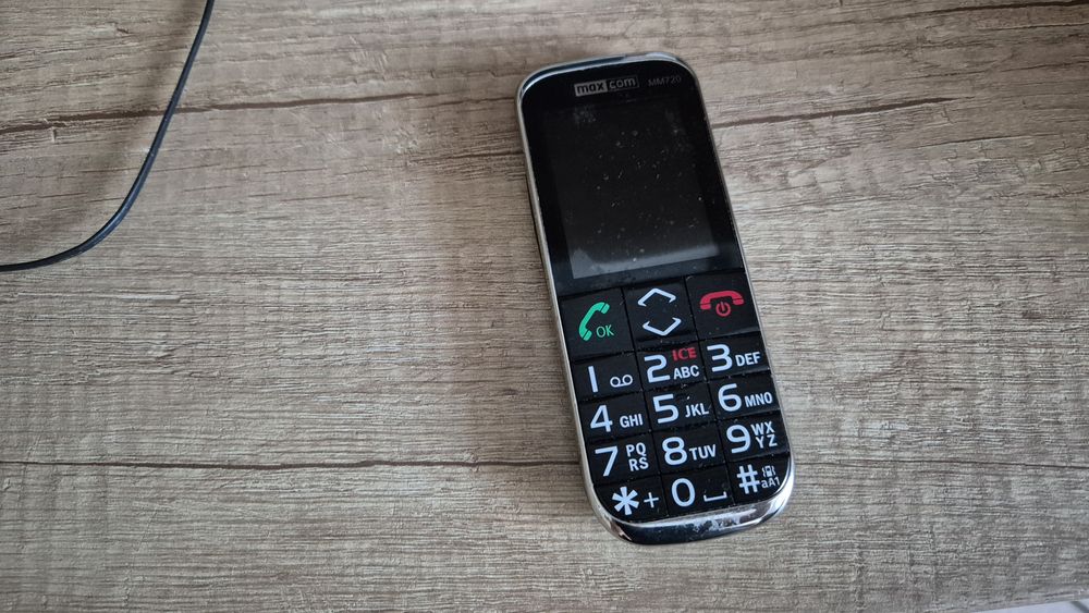 Telefon komórkowy Maxcom MM720 32 MB / 16 MB 3G czarny