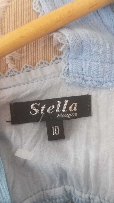 Vestido azul bordado