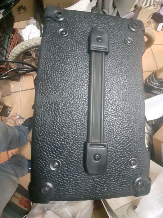 Amplificador de guitarra 27 W