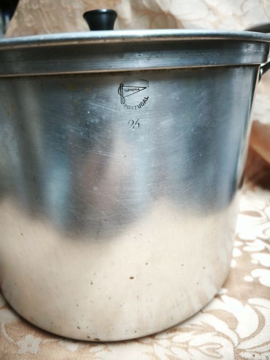 Panela de alumínio Suprema tamanho 24