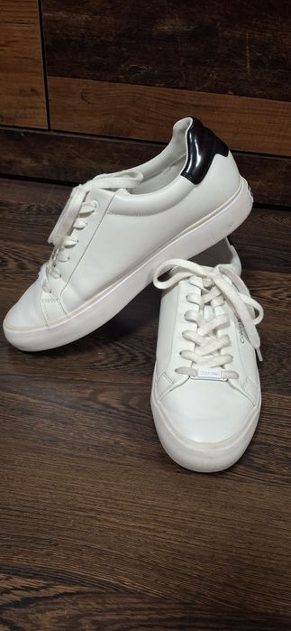 Фірмові кросівки, красовки