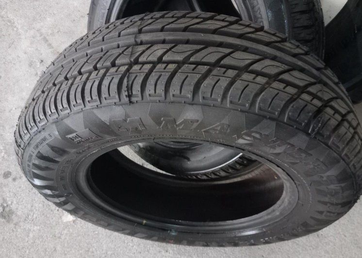 1 pneu Novo 165/70R13 Master