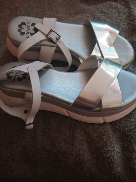 Шкіряні босоніжки