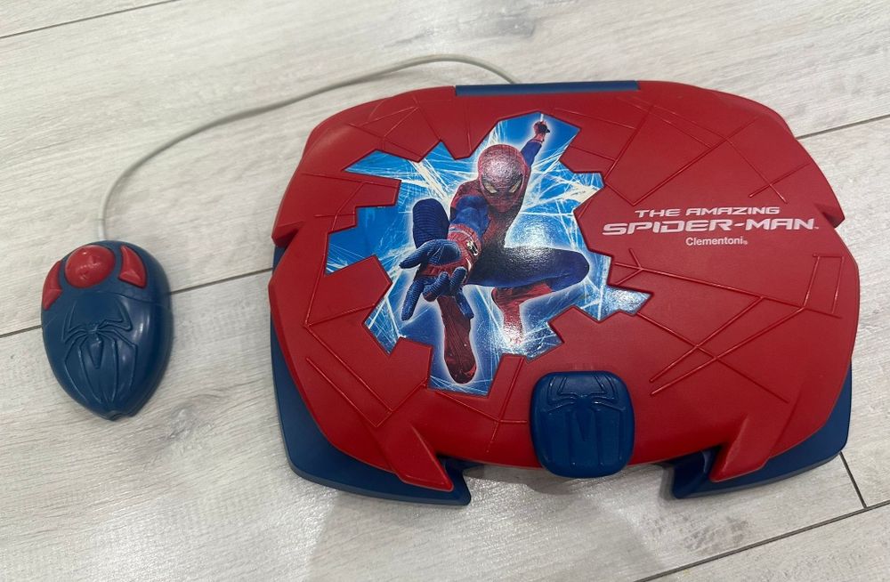 Laptop Spider Man