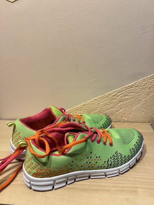Kolorowe adidasy Basecamp Recall Foam Cushioning – rozmiar 39