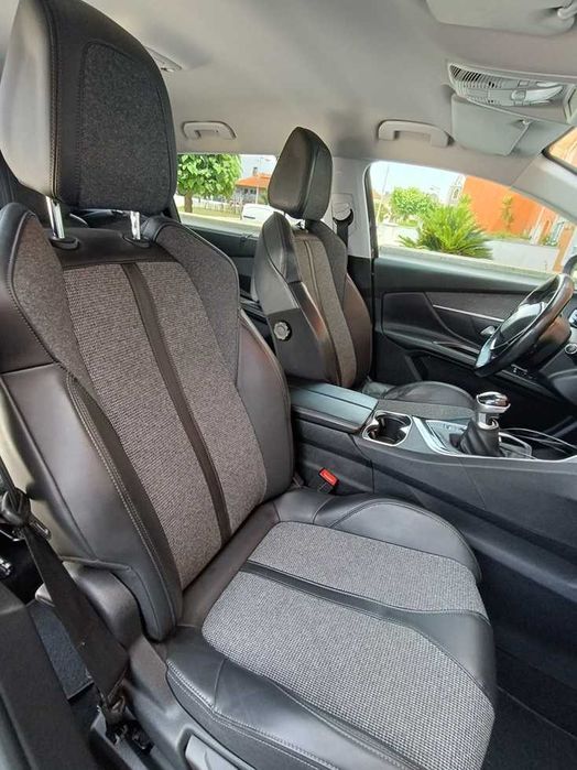 Peugeot 5008-II 1.5 BlueHDi Allure – 7 Lugares – 2018