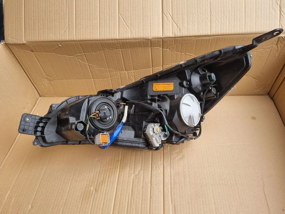 subaru legacy outback lift lampa prawa reflektor xenon