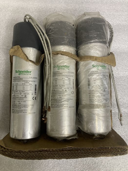 Condensadores Schneider 3x 27.4uF /440v