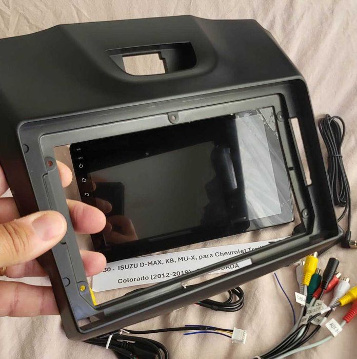 R30 - Auto Rádios ISUZU D-MAX KB MU-X Chevrolet Trailblazer Colorado