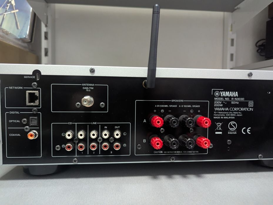 Р-в! Стерео ресивер Yamaha R-N303D. Wi-Fi, Bluetooth, Airplay, ЦАП.