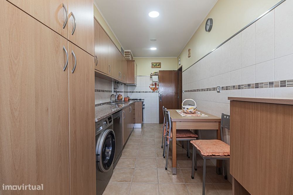 Apartamento T2 em Amora - Cruz de Pau