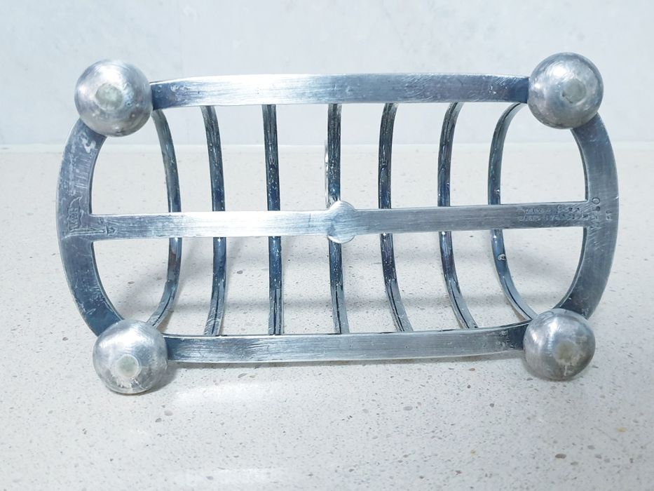 Antigo suporte para torradas inglês com banho em prata