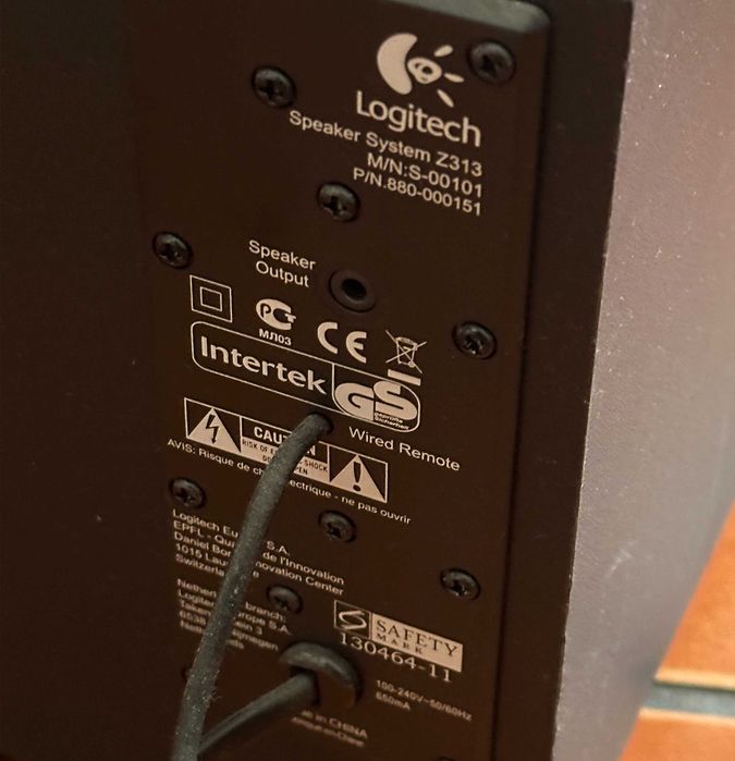 Colunas Logitech c/ subwoofer