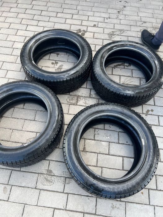 Продам зимову резину 225/50 r17