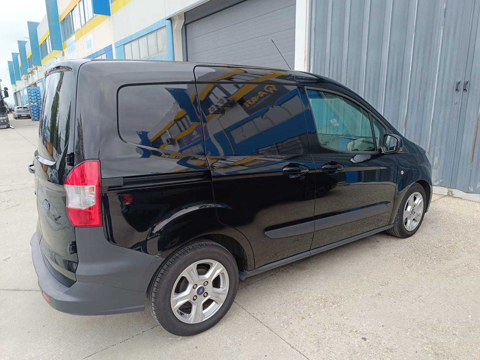 Transit Courier VAN TREND 1.5 TDCi, Cor Panther Black