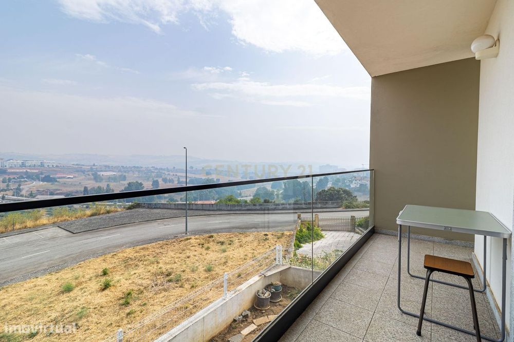 Moradia T5 em Bragança - Quase Nova e Pronta a Habitar