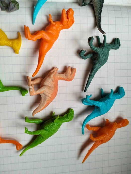 Іграшковий набір міні динозавриків