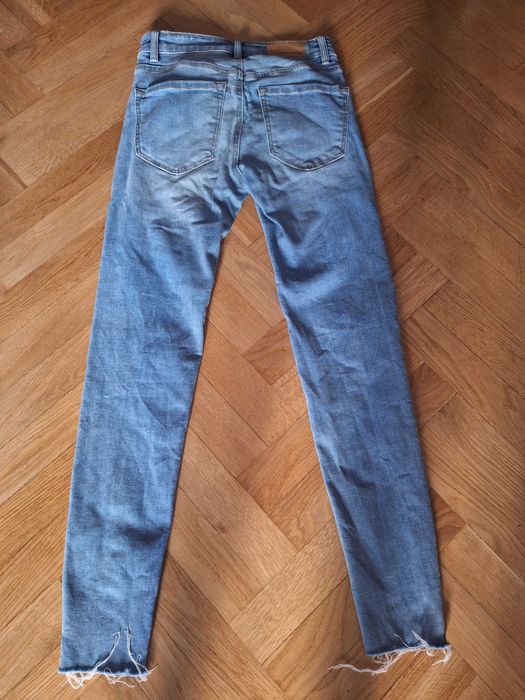 Jeansy rurki stradivarius