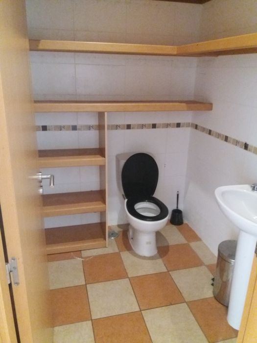 Loja 30m2 alto alfarrobal