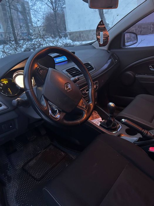 Продам автомобіль Рено