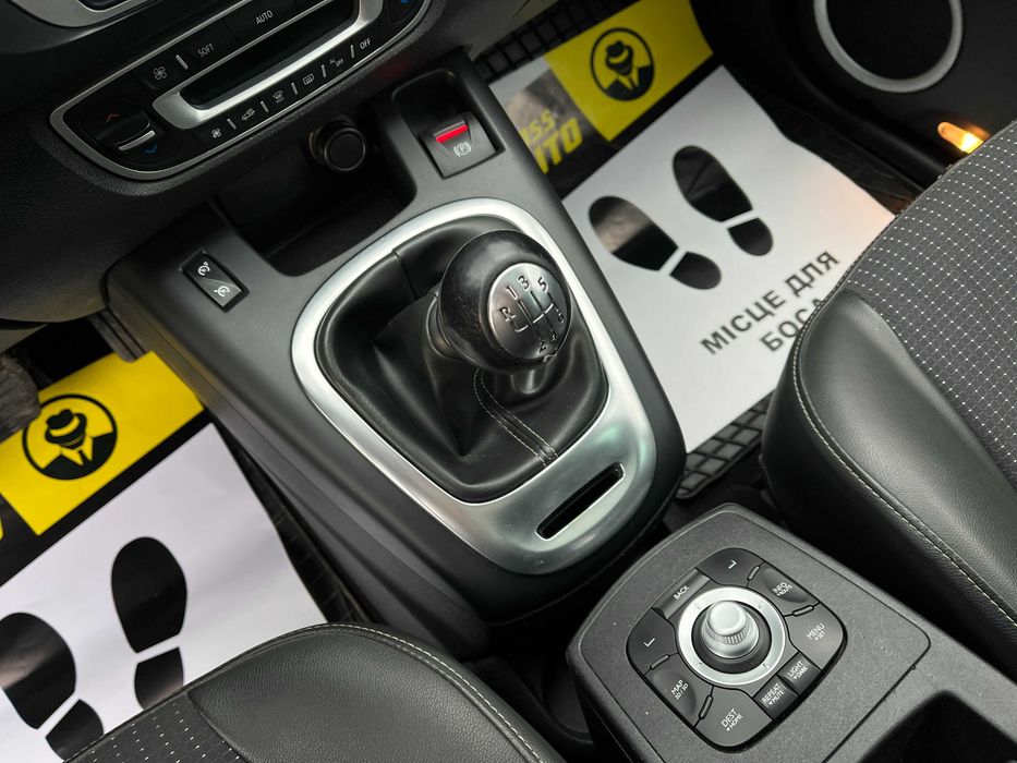 Renault Megane Scenic 2012