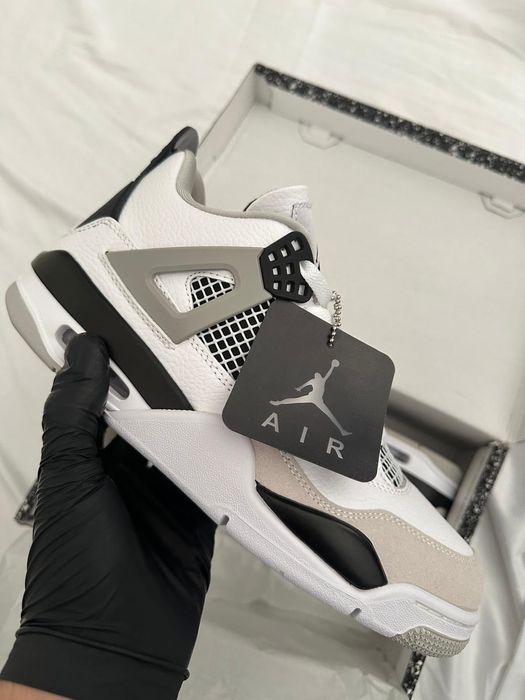 Sapatilhas Jordan 4 Black Military 41/42/43/44