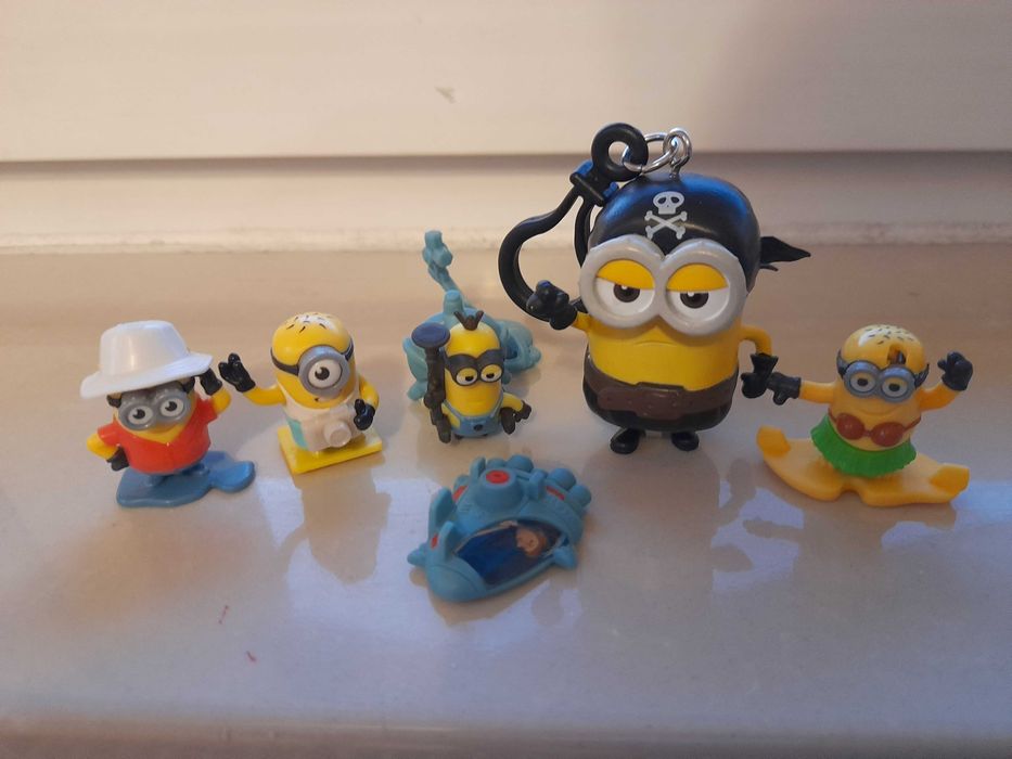 Minionki figurki kinder