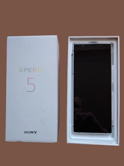 Продам Sony Xperia 5