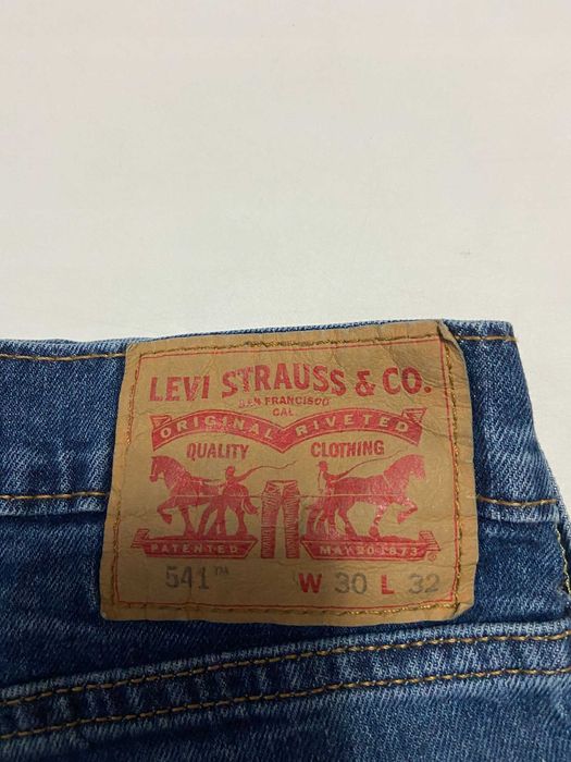 Levis Strauss 541 męskie spodnie jeansy rozm W30 L32