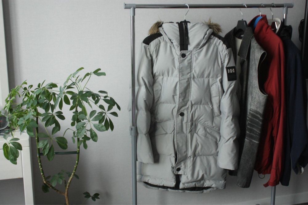 парка Helly Hansen дуже тепла і легка