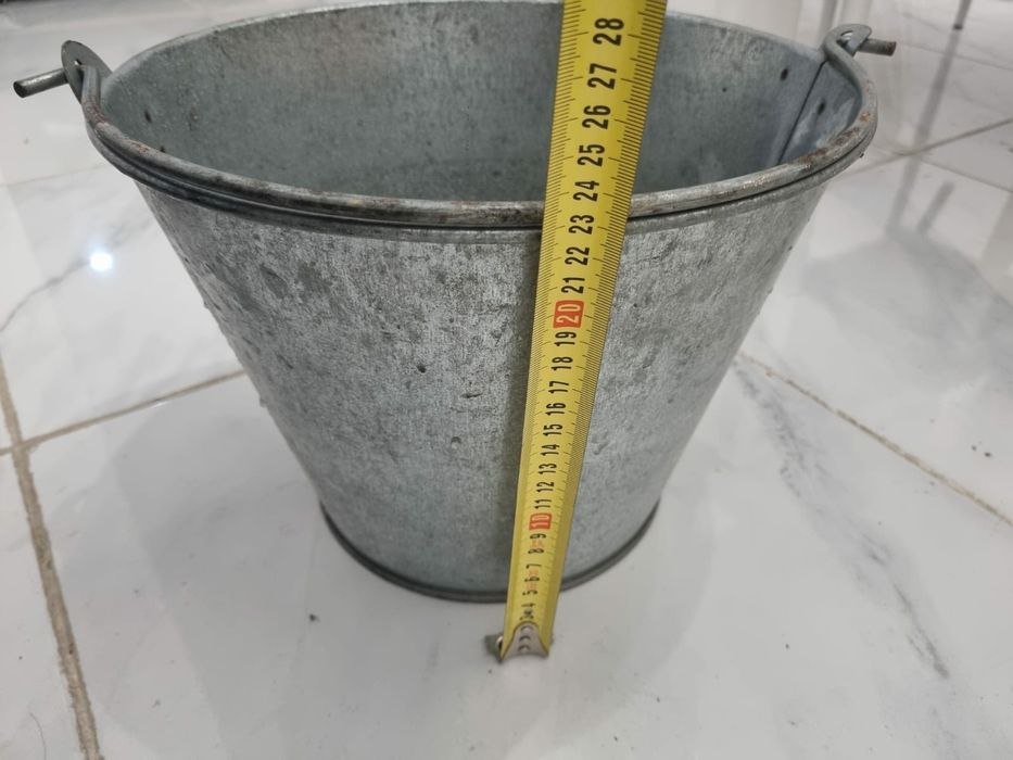Balde em Zinco em bom estado medidas nas fotos