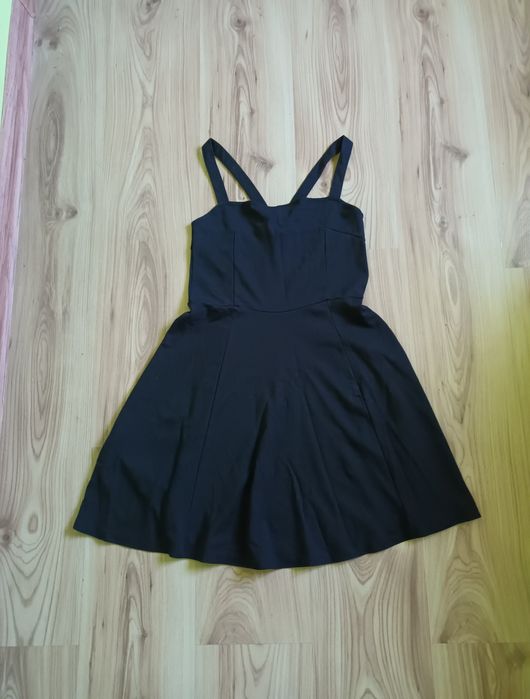 Nowa czarna rozkloszowana sukienka H&M Divided S