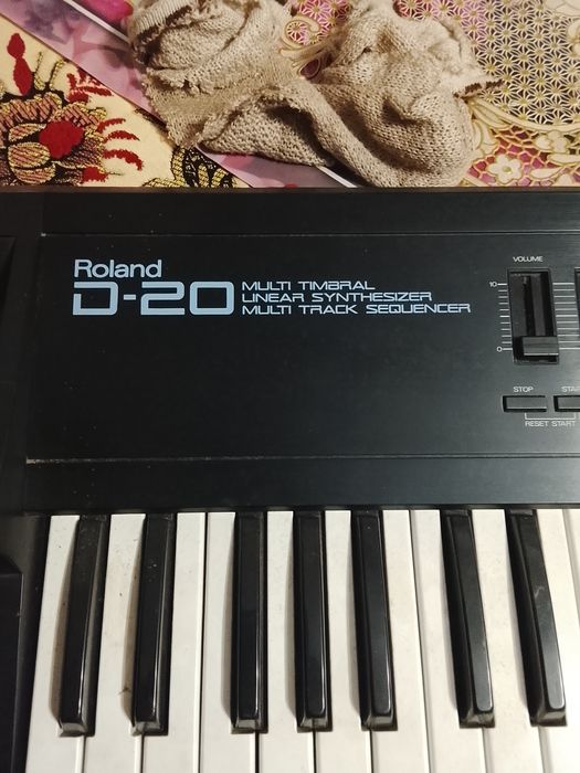 Синтезатор професіональний