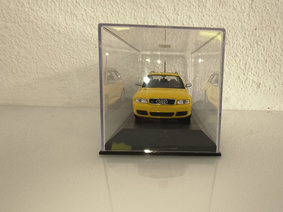 Minichamps 1:43 Audi rs4