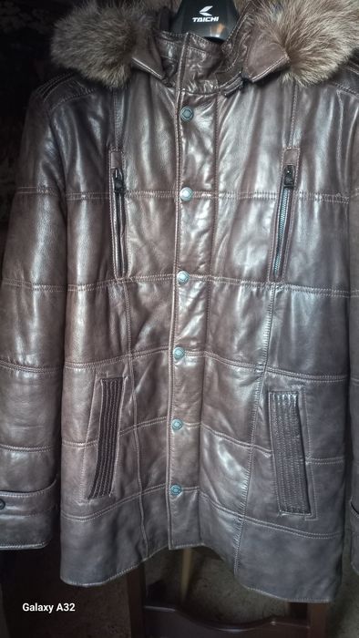 Чоловіча шкіряна зимова куртка 50 розміру