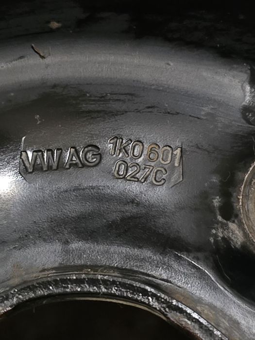 Felgi stalowe 15 opony wielosezonowe vredestein