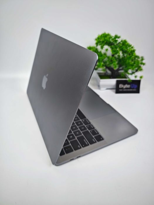 Apple MacBook A1989 13,3"  i7/16GB/256GB , 2019 rok, GWARANCJA