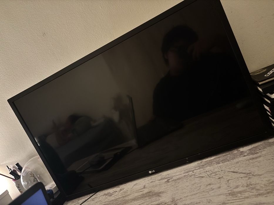Título do Anúncio: TV 32 Polegadas Usada (Com Suporte) - NÃO É SMART