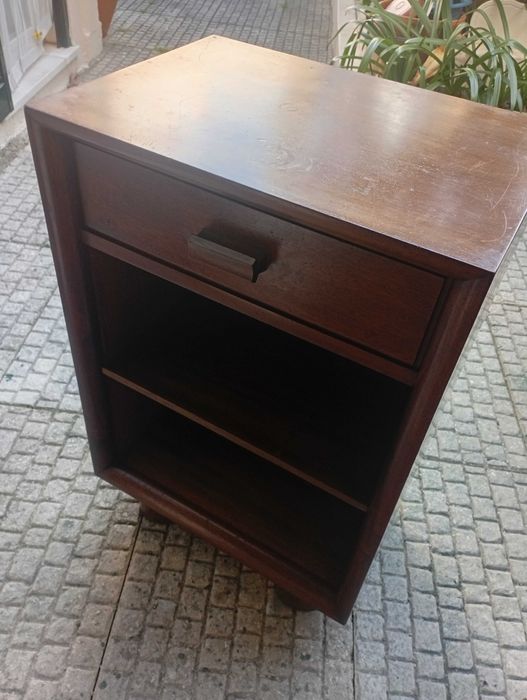 Mesa de apoio marca Olaio . Vinted. 1960