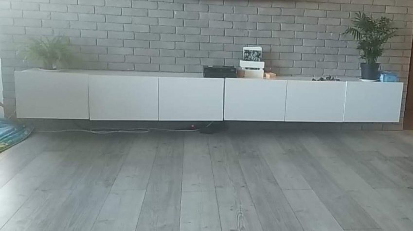 2 szafki wiszace lub stojące