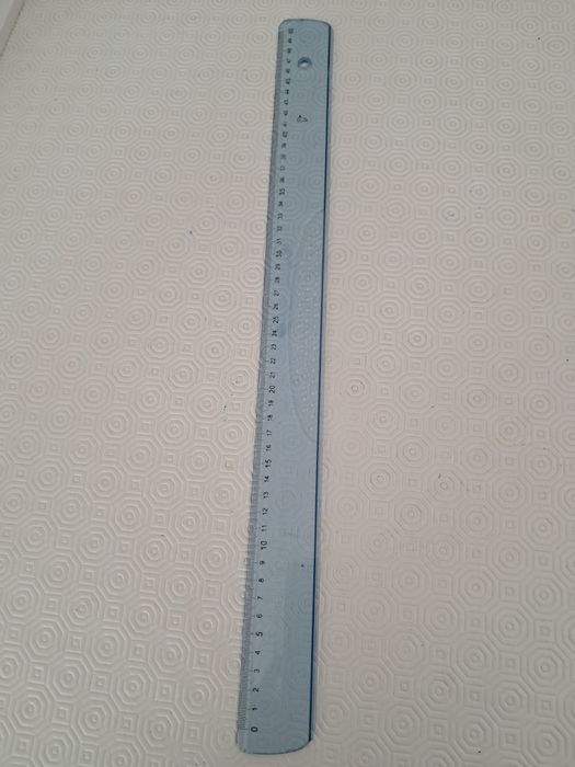 Régua com 50 cm de comprimento