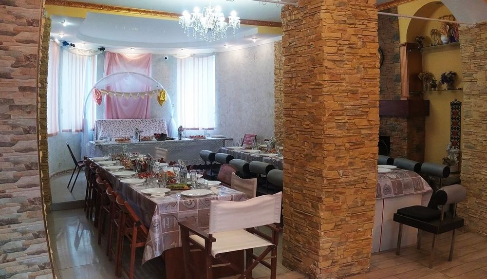 Дом для мероприятий бассейн, баня, генератор,до 45 чел. Почайна
