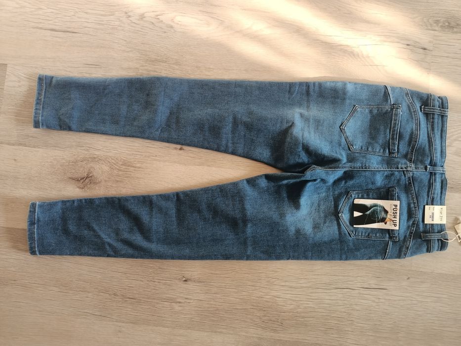 Spodnie jeansowe rozm. M nowe
