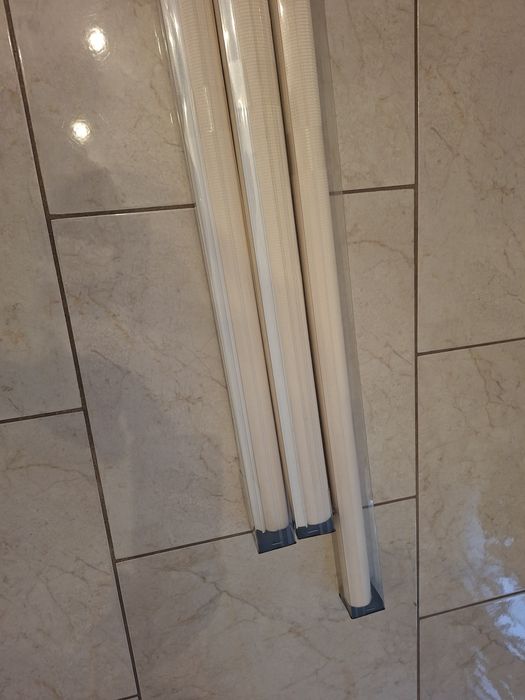 Rolety kremowe nowe.