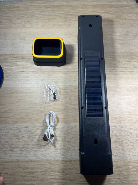 Lanterna multifuncional com painel solar – ideal para emergências!