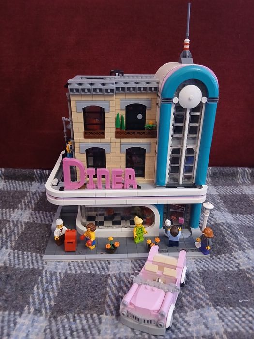 Lego creator expert будівля 10260