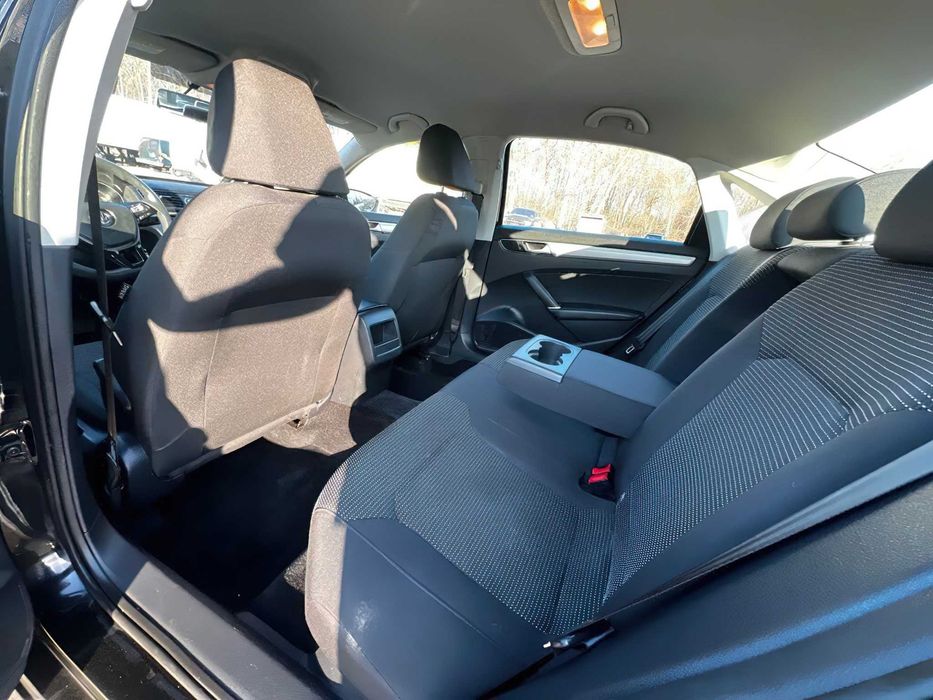 Volkswagen Passat 2016 — авто з США, оригінальний пробіг | від $3 200
